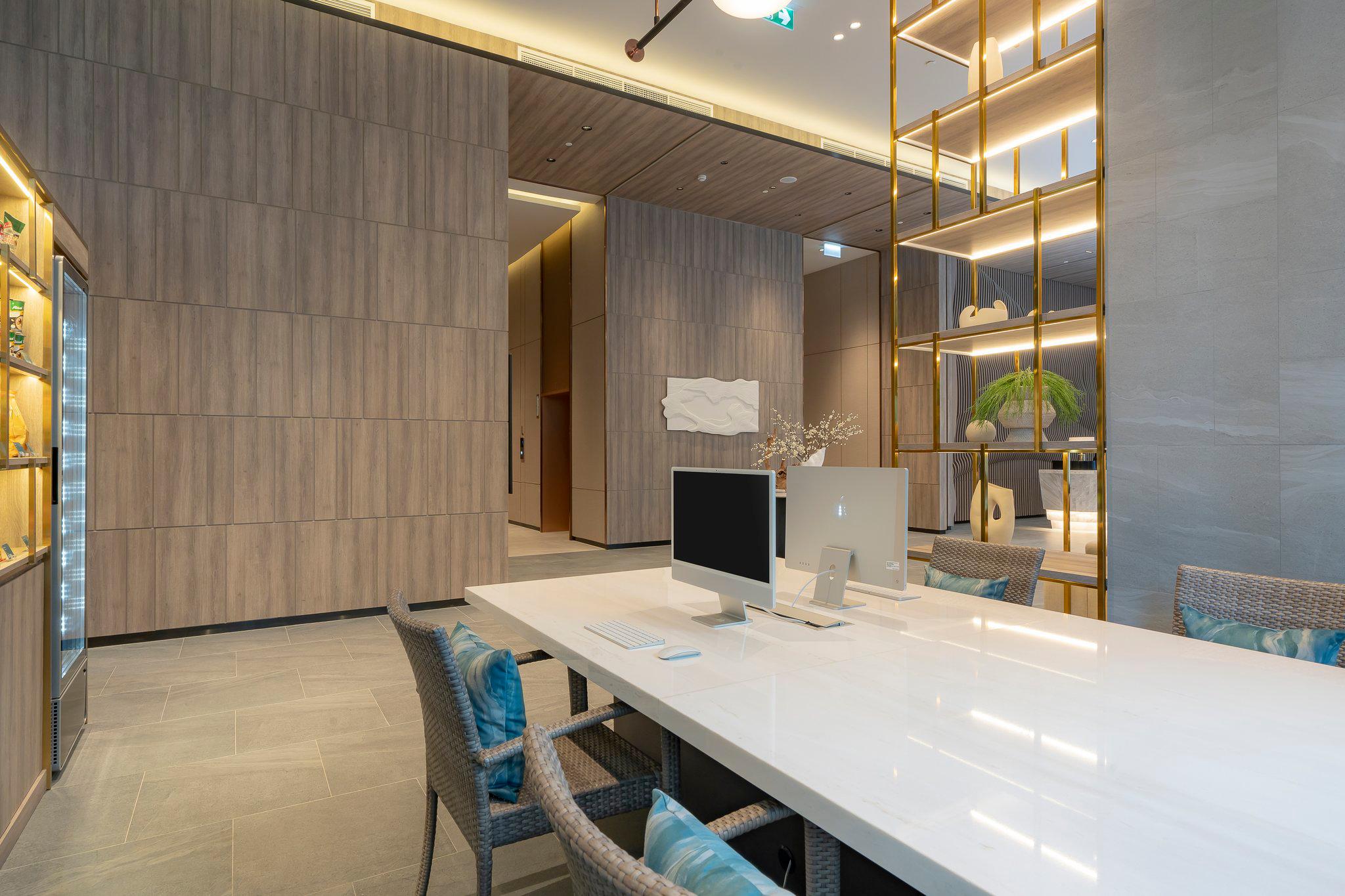 Фото Staybridge Suites Bangkok Sukhumvit