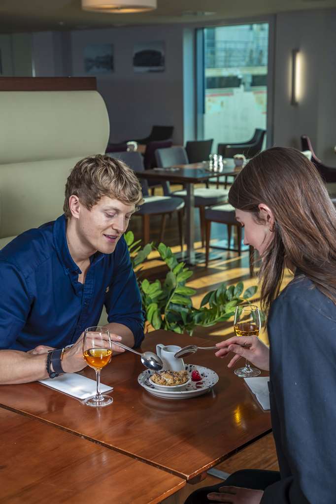 Фото Radisson Blu Hotel Cardiff