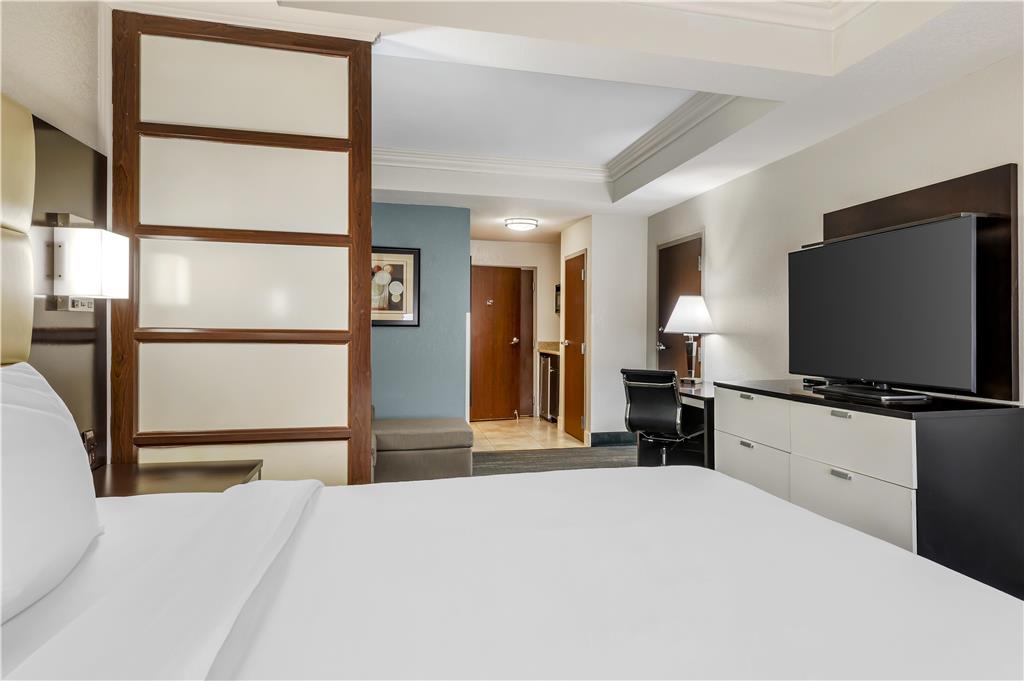 Фото Best Western Plus Jfk Inn & Suites