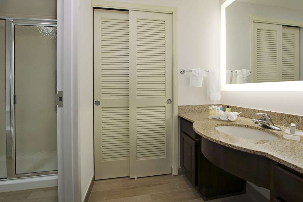 Фото Homewood Suites by Hilton Miami Airport West
