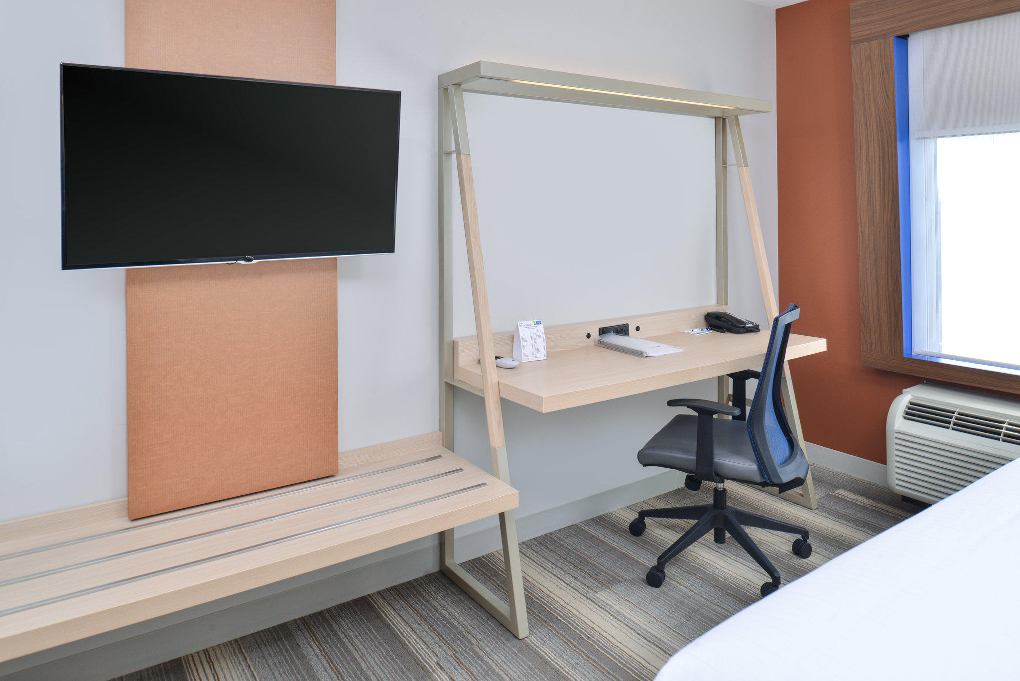 Фото Holiday Inn Express & Suites Southgate - Detroit Area, an Ihg Hotel