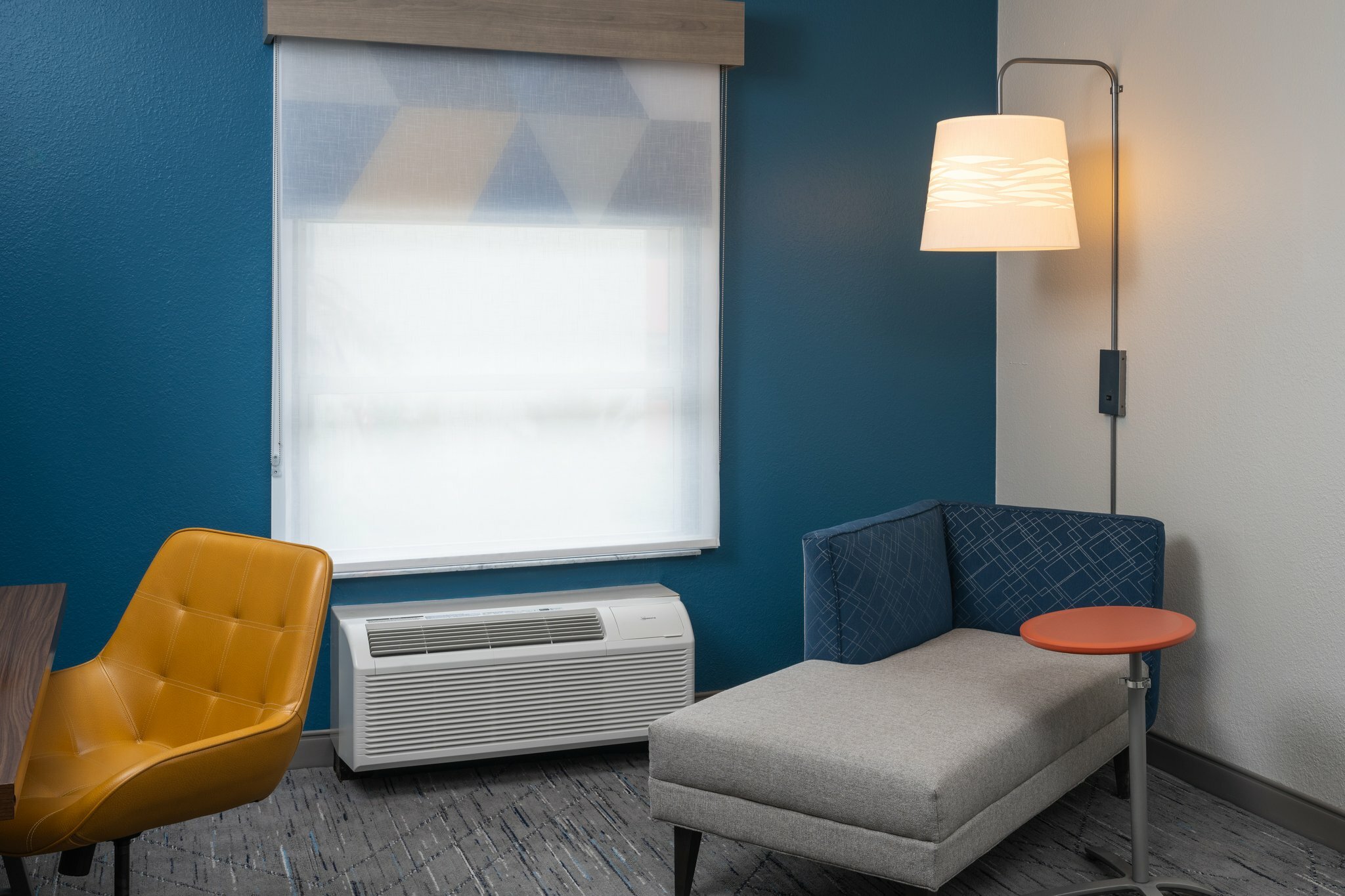 Фото Holiday Inn Express & Suites Orlando International Airport