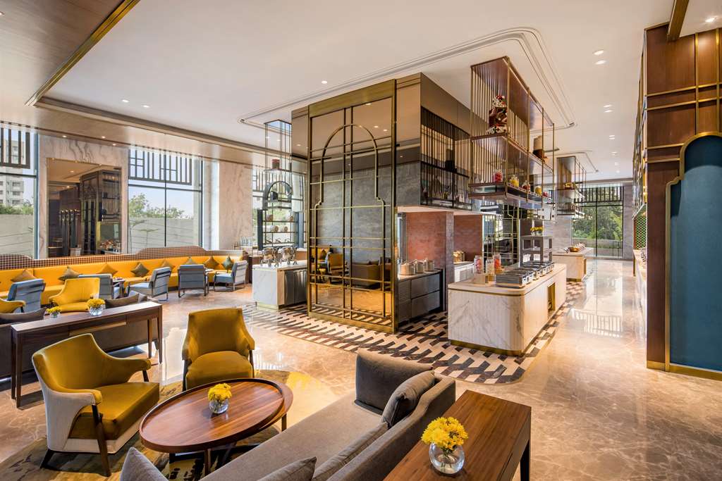 Фото Radisson Blu Hotel & SPA, Nashik