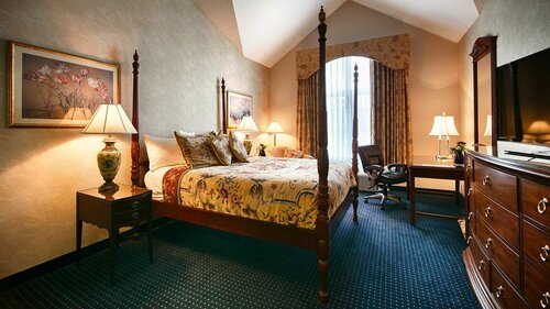 Гостиница Best Western Plus Lawnfield Inn & Suites в Менторе