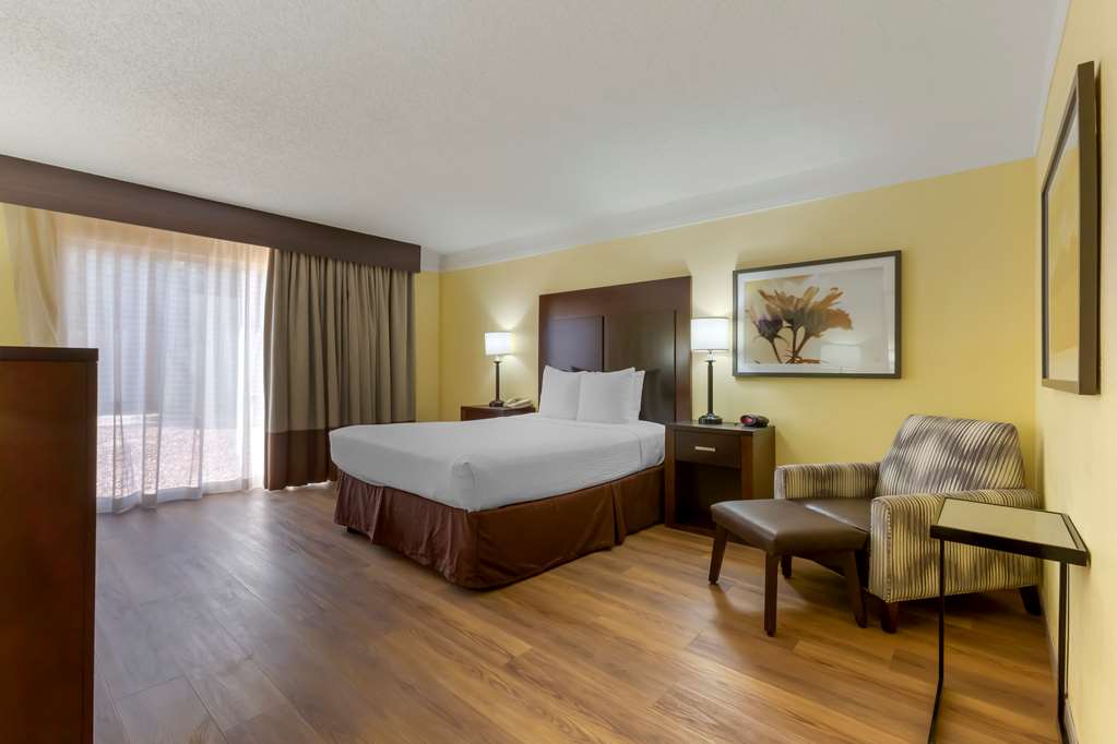 Фото Best Western Phoenix Goodyear Inn
