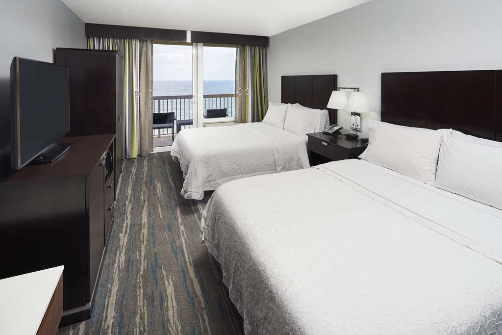 Фото Hampton Inn Daytona Beach/Beachfront