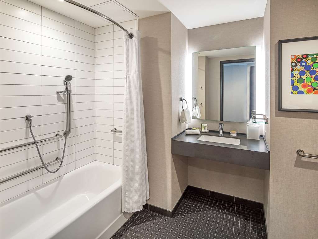 Фото Hilton Des Moines Downtown