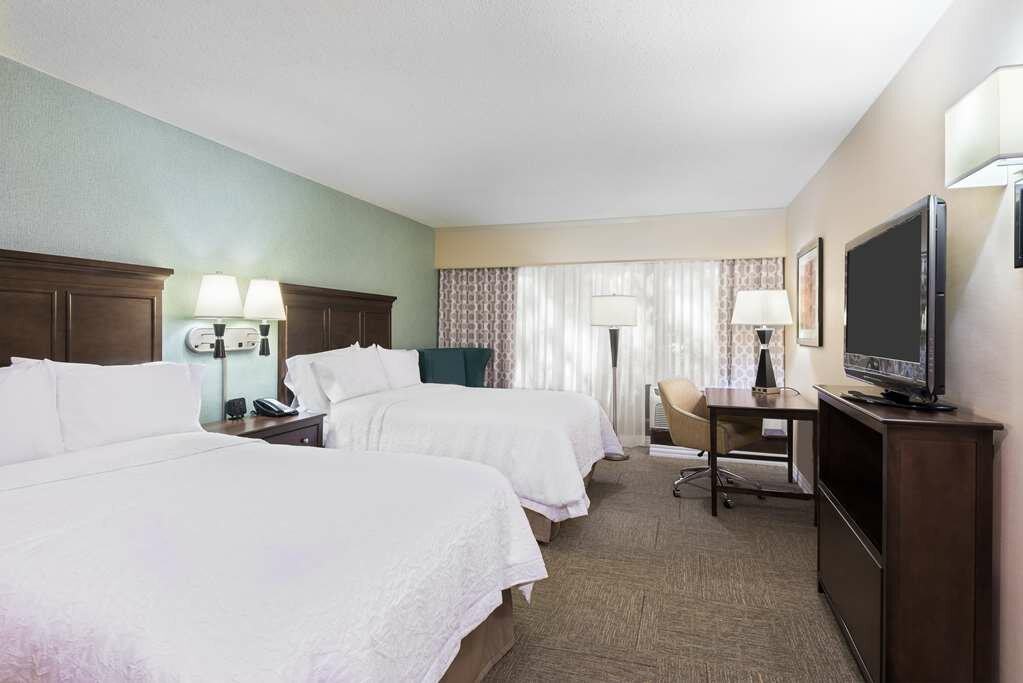 Фото Hampton Inn White Plains/Tarrytown