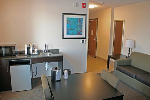 Гостиница Holiday Inn Express & Suites Bakersfield Airport, an Ihg Hotel в Бэйкерсфилде