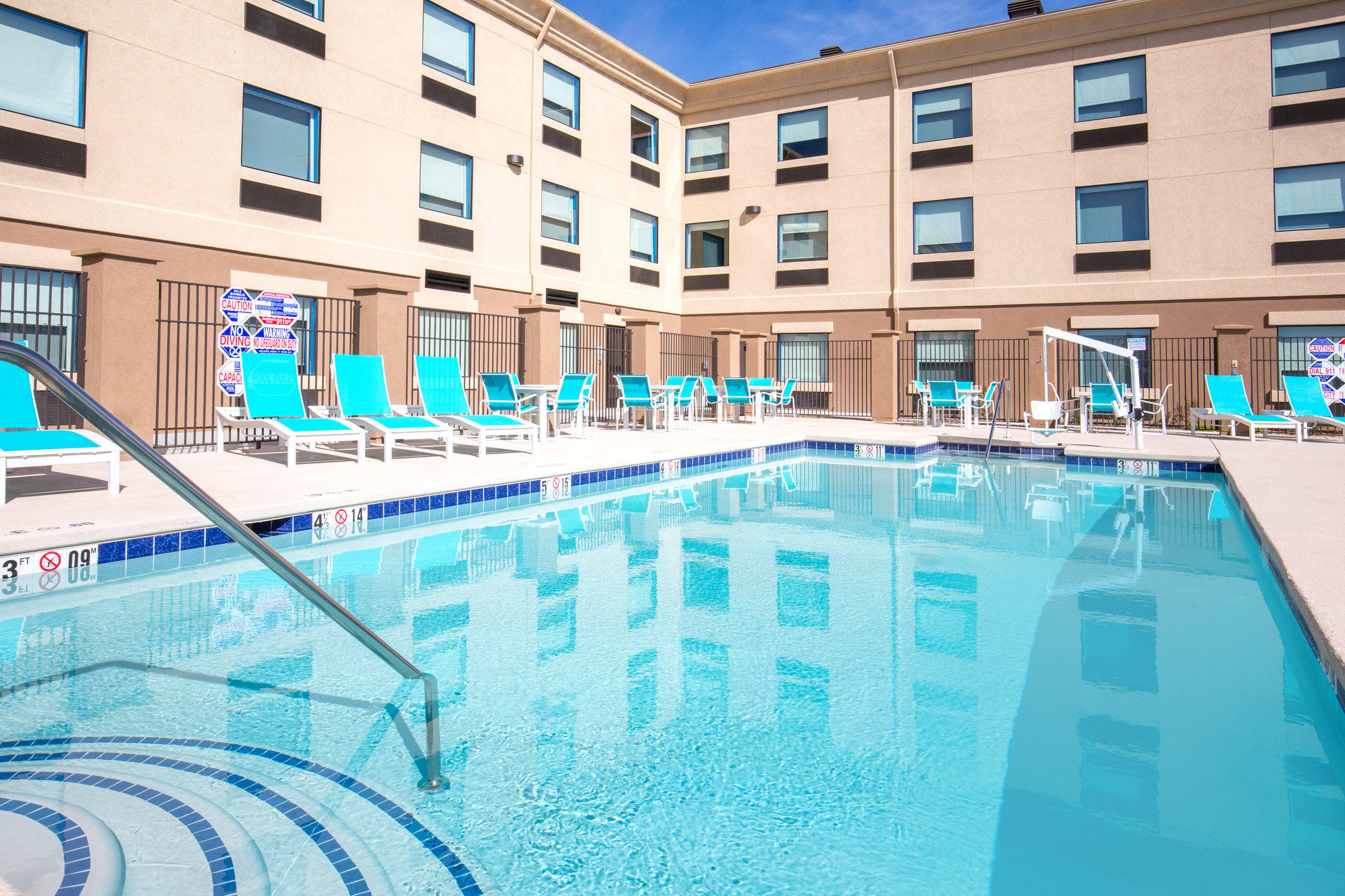 Фото Holiday Inn Express & Suites Pahrump, an Ihg Hotel
