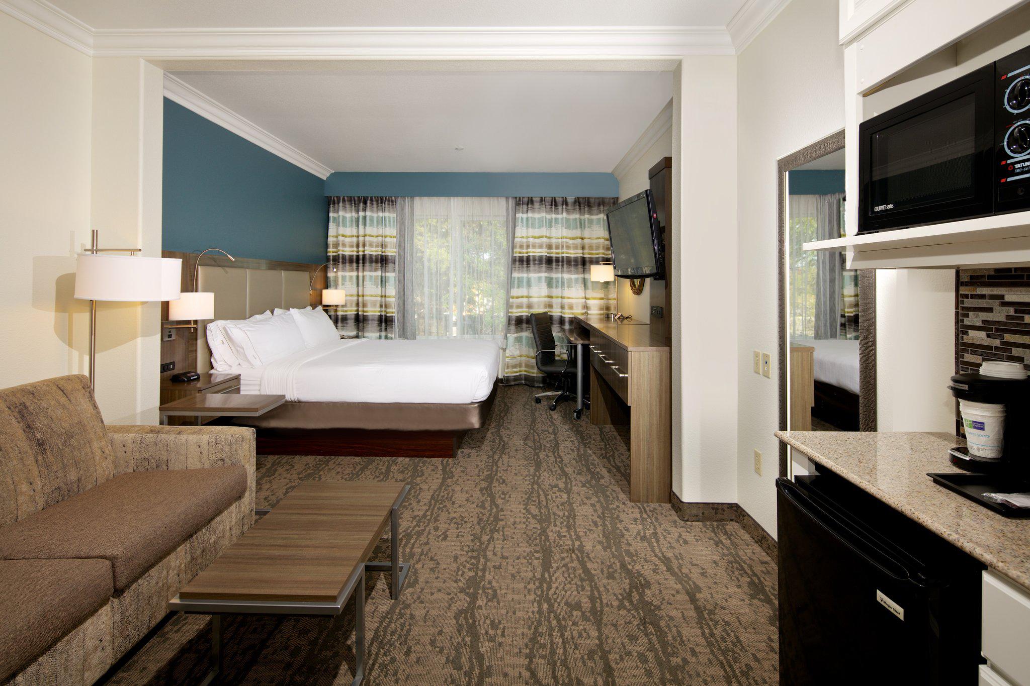 Фото Holiday Inn Express & Suites Paso Robles, an Ihg Hotel