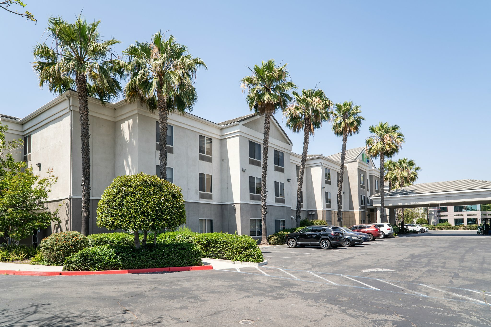 Фото Holiday Inn Express & Suites San Diego Otay Mesa