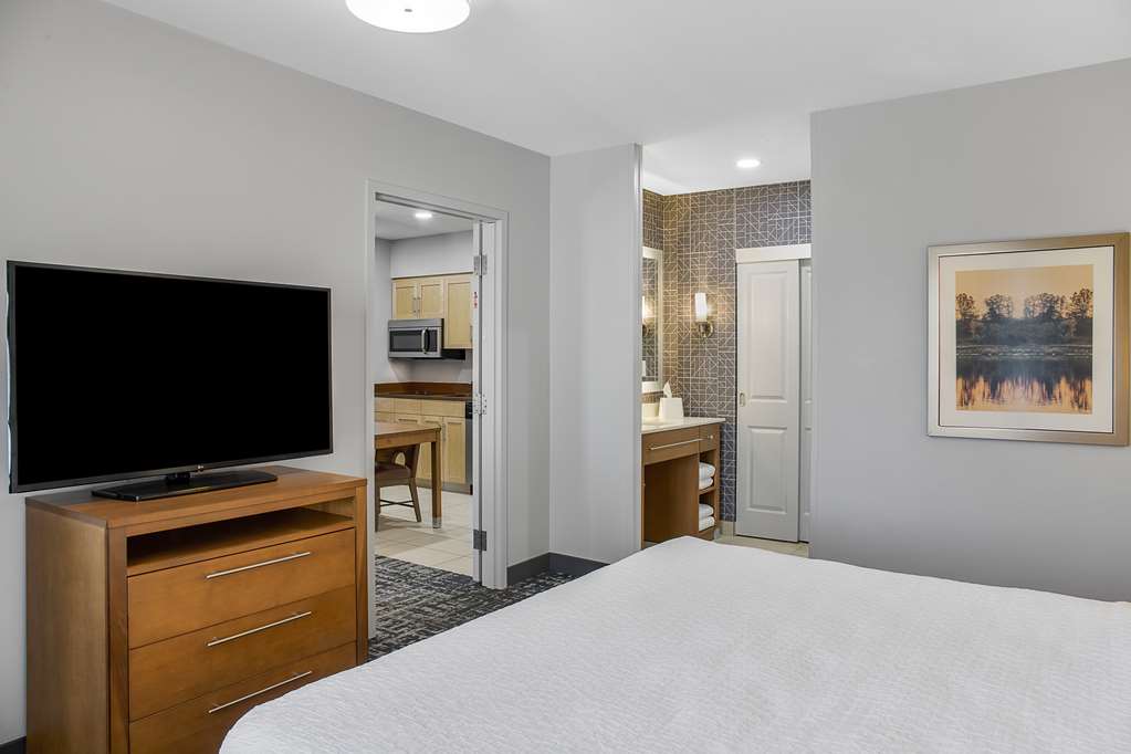 Фото Homewood Suites by Hilton Winnipeg Airport Polo Park MB