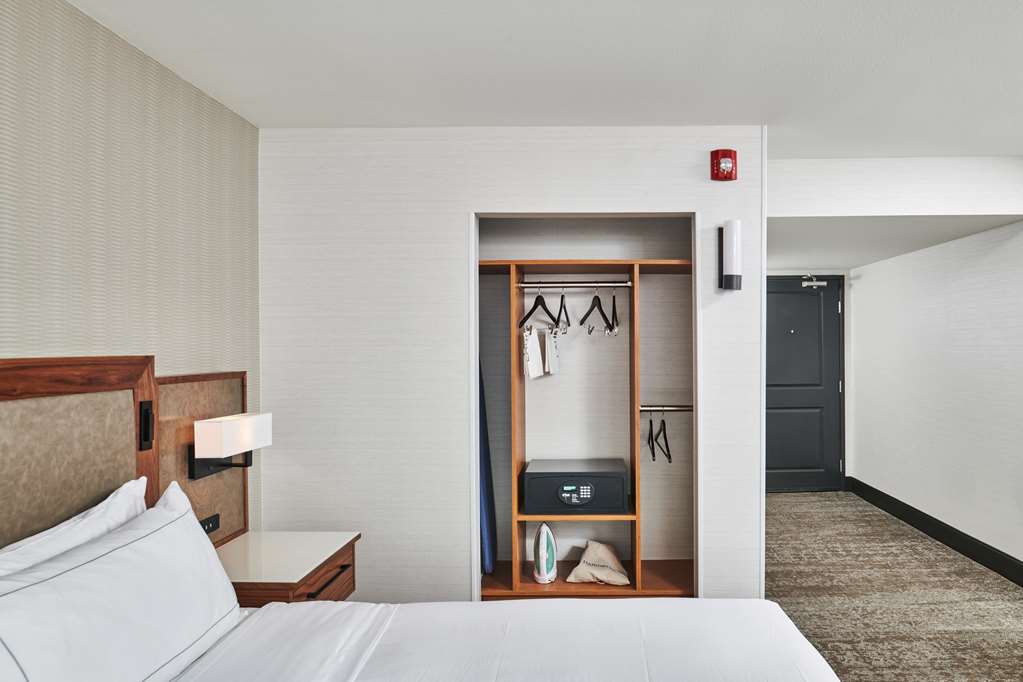 Фото DoubleTree by Hilton Fullerton