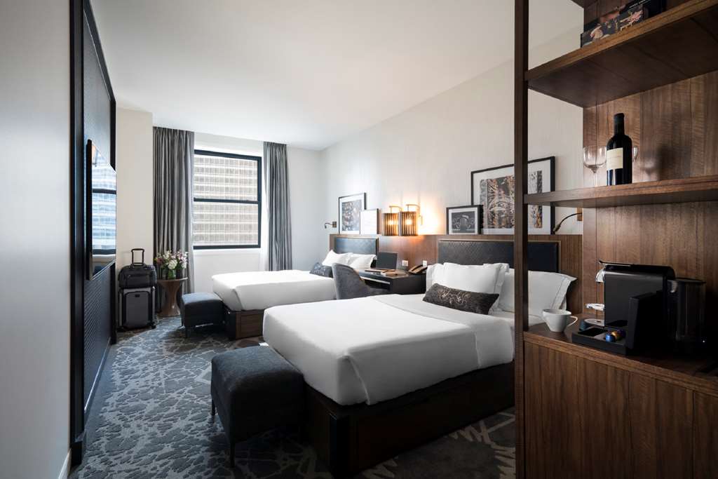 Фото LondonHouse Chicago, Curio Collection by Hilton