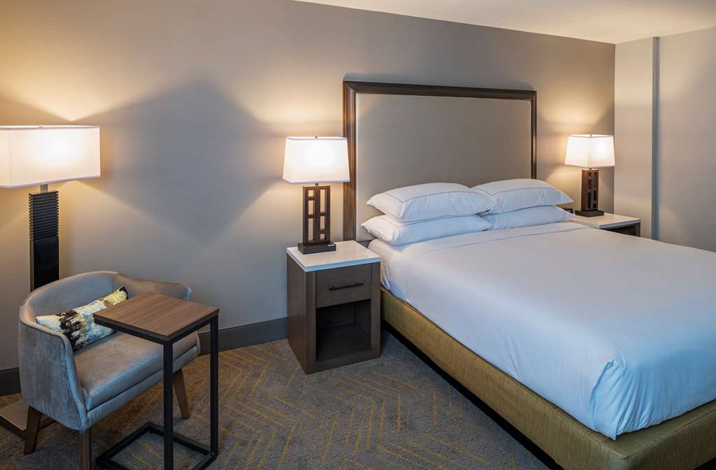 Фото DoubleTree by Hilton Madison East