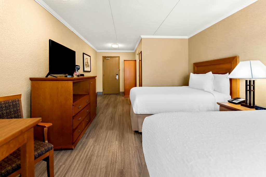 Фото Best Western Plus Nor'wester Hotel & Conference Centre