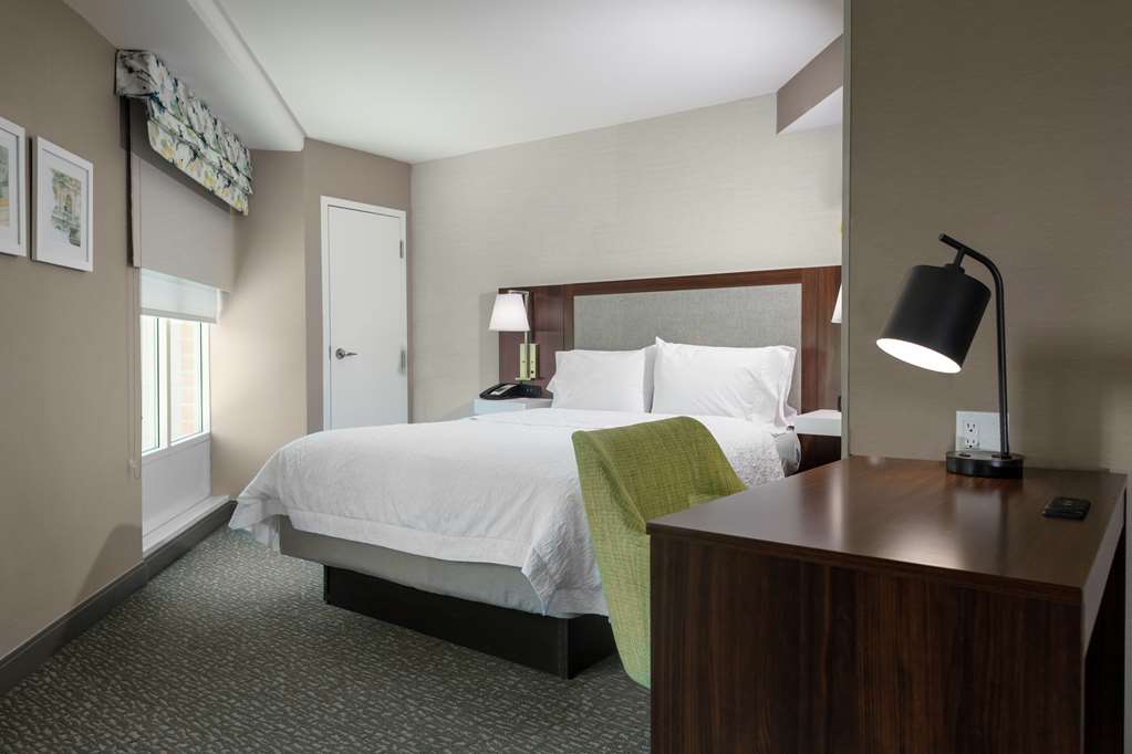 Фото Hampton Inn & Suites Arlington Crystal City Dca