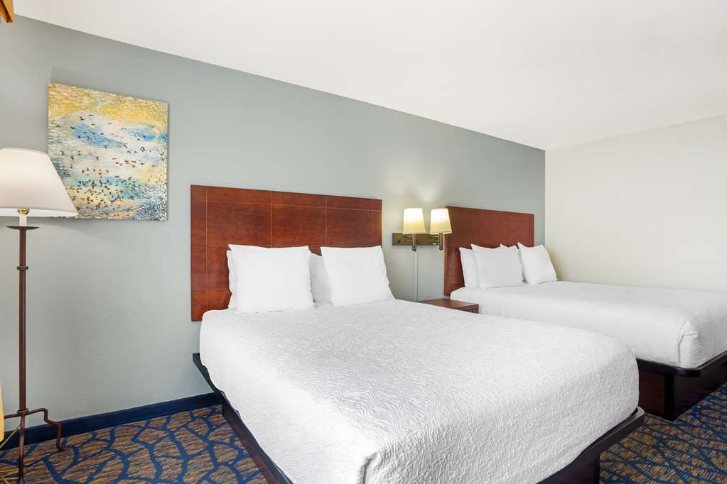 Фото Best Western Plus Villa Del Lago Inn