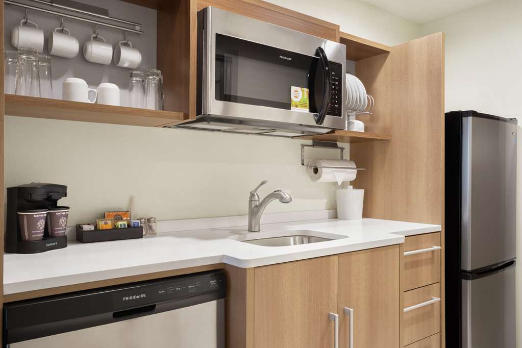 Фото Home2 Suites by Hilton Warminster Horsham
