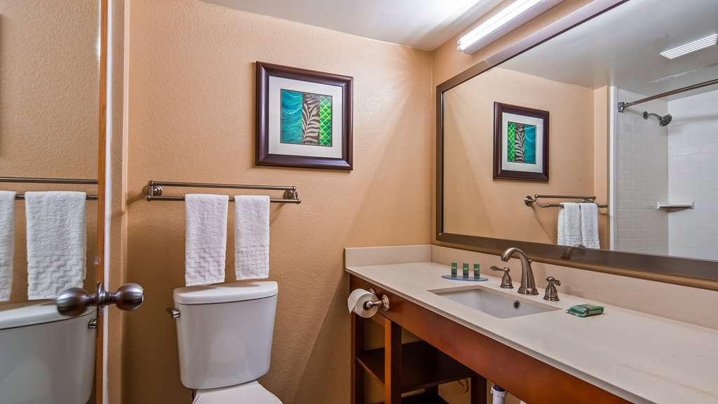 Фото Best Western Warren Hotel
