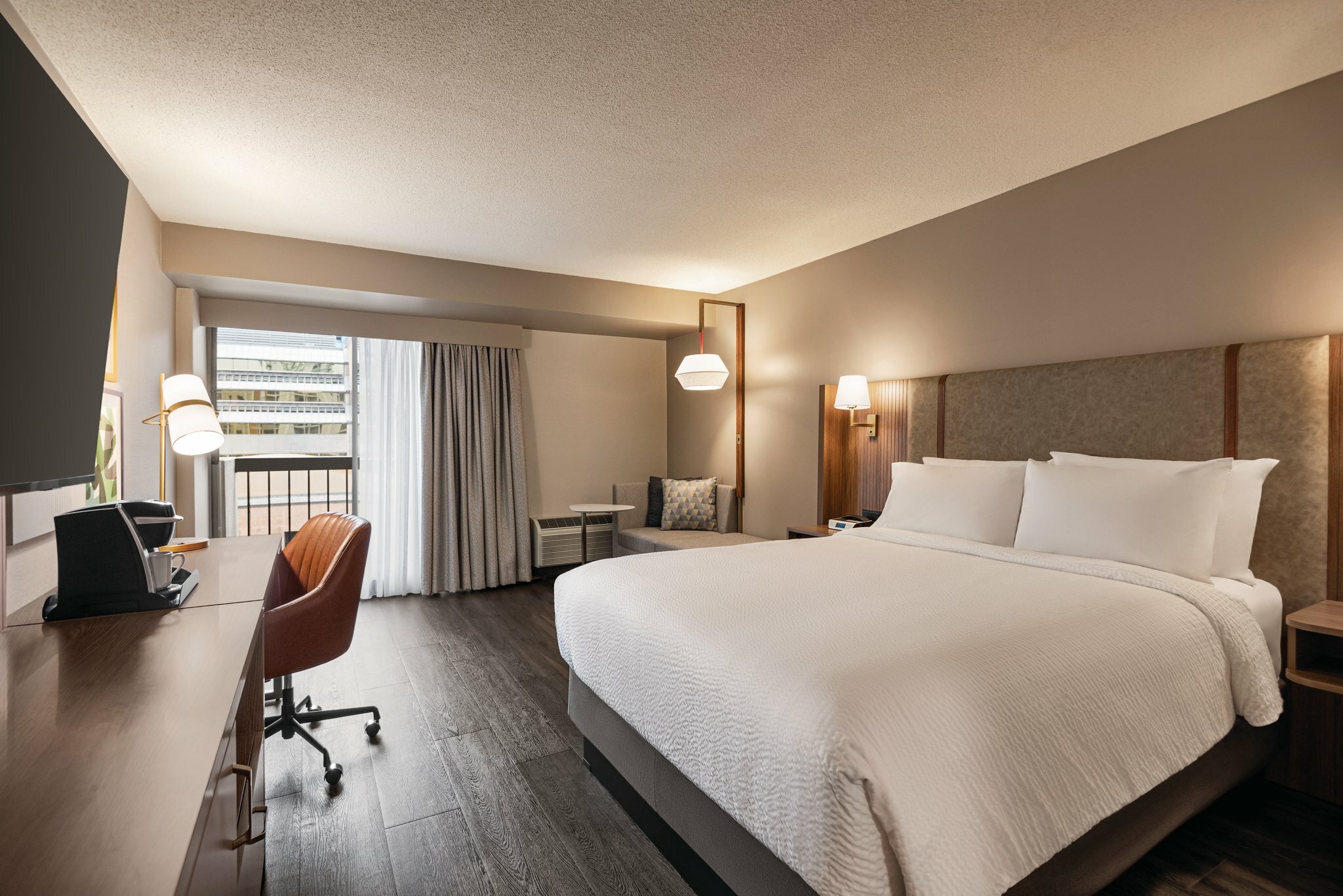 Фото Holiday Inn Hotel & Suites Vancouver Downtown, an Ihg Hotel