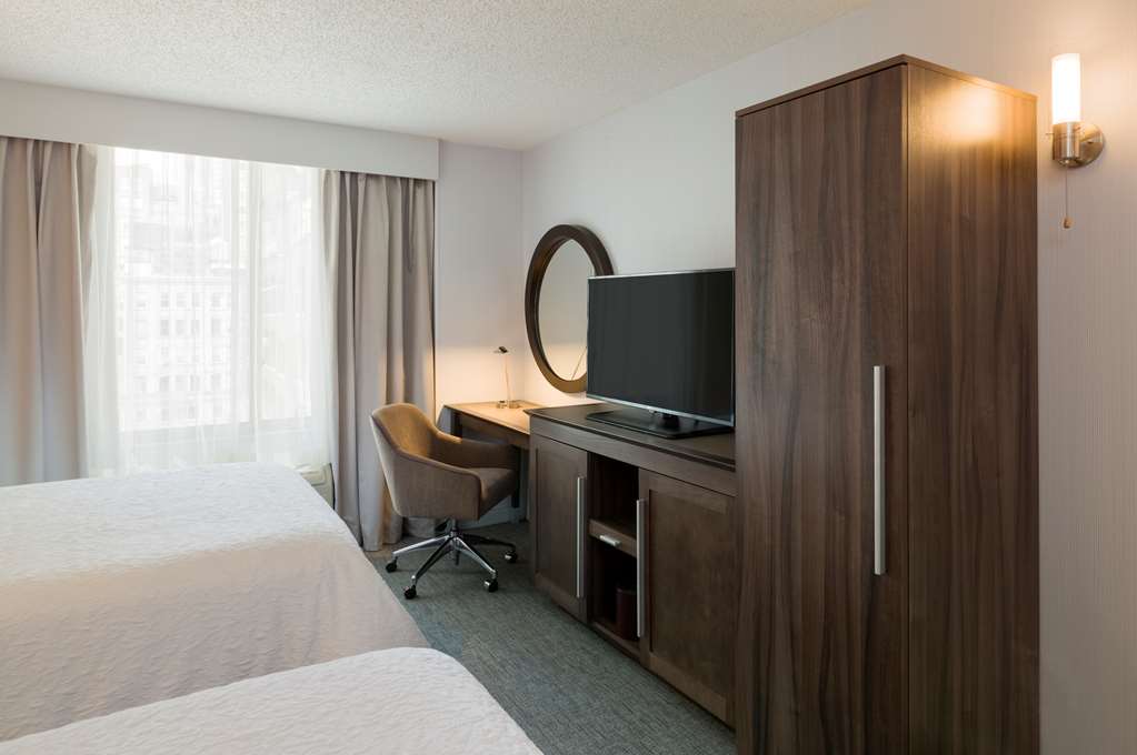 Фото Hampton Inn Manhattan-Chelsea