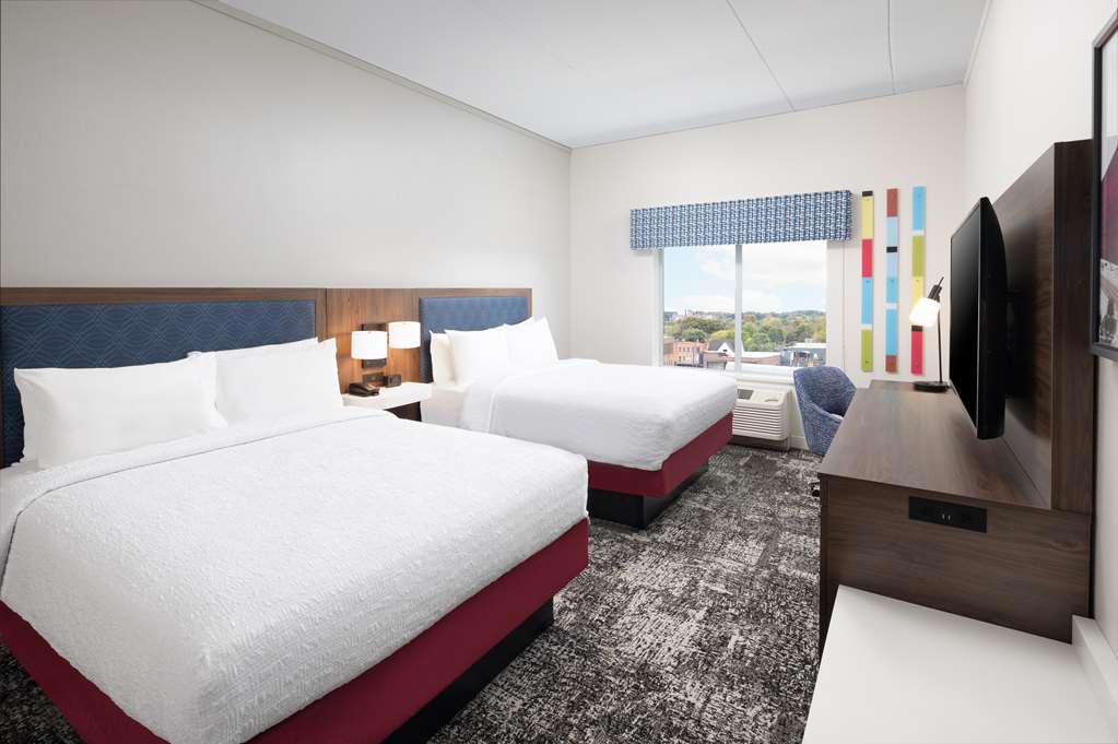 Фото Hampton Inn & Suites Rochester Downtown