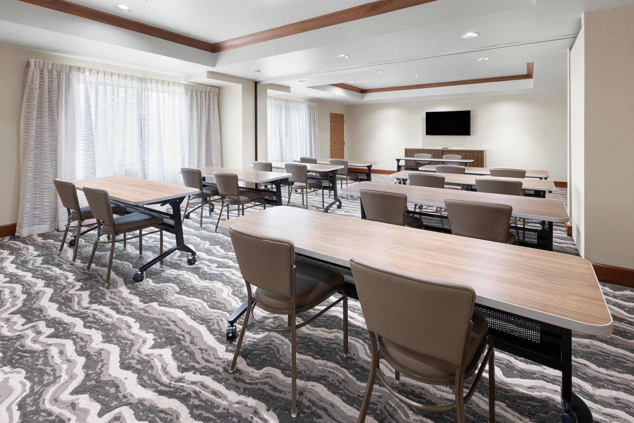 Фото Staybridge Suites Harrisburg, an Ihg Hotel