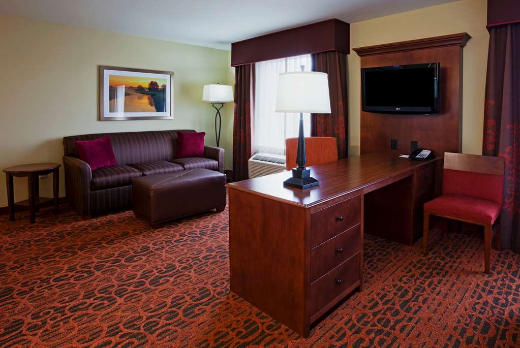 Фото Hampton Inn & Suites Minot Airport, Nd