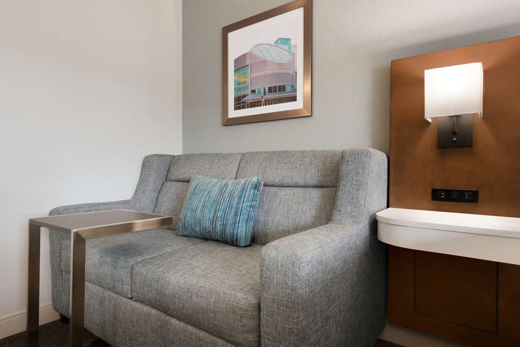 Фото Hampton Inn Appleton Fox River Mall Area