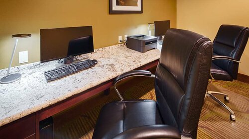 Гостиница Best Western Plus New Orleans Airport Hotel в Кеннере