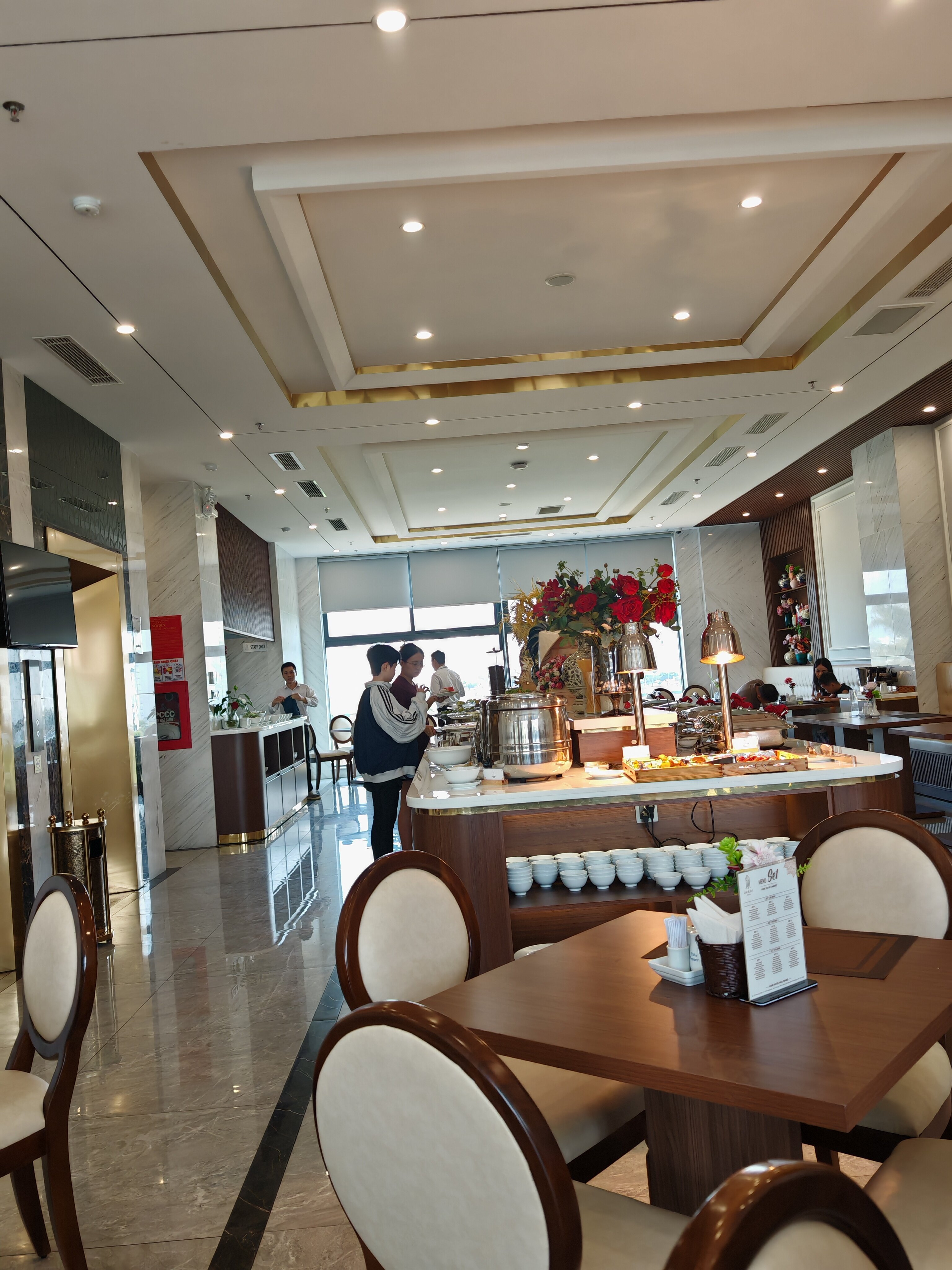 Фото Avari Hotel