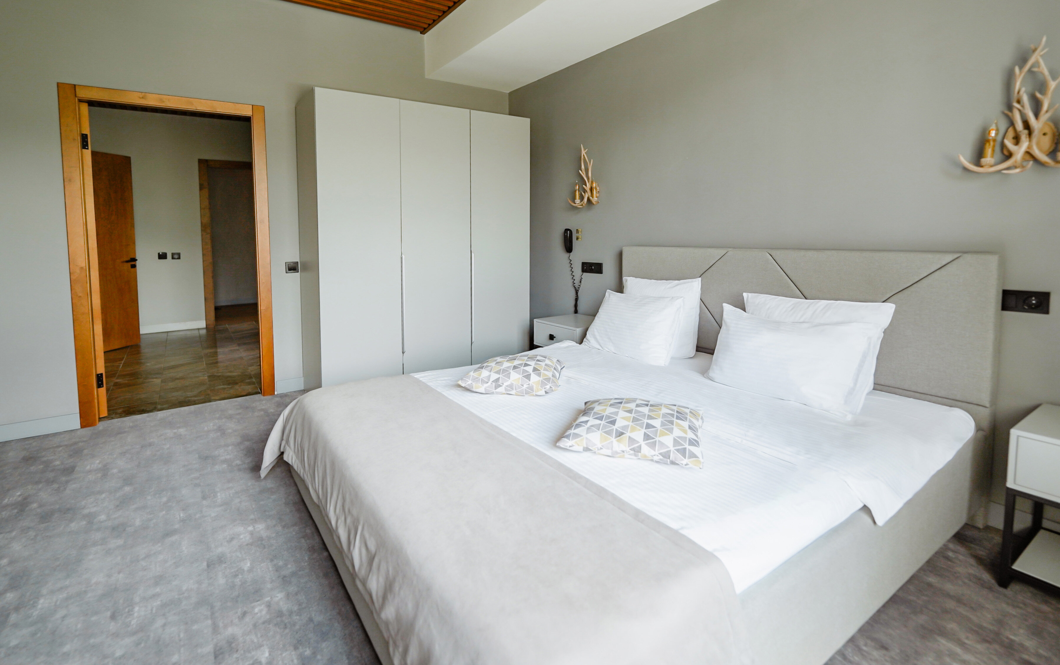 Фото Пилларс