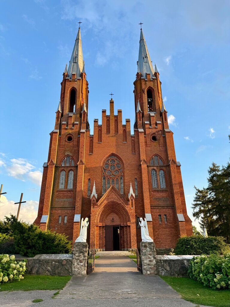 Catholic church Tserkov Svyatoy Troitsy, Vitebsk District, photo