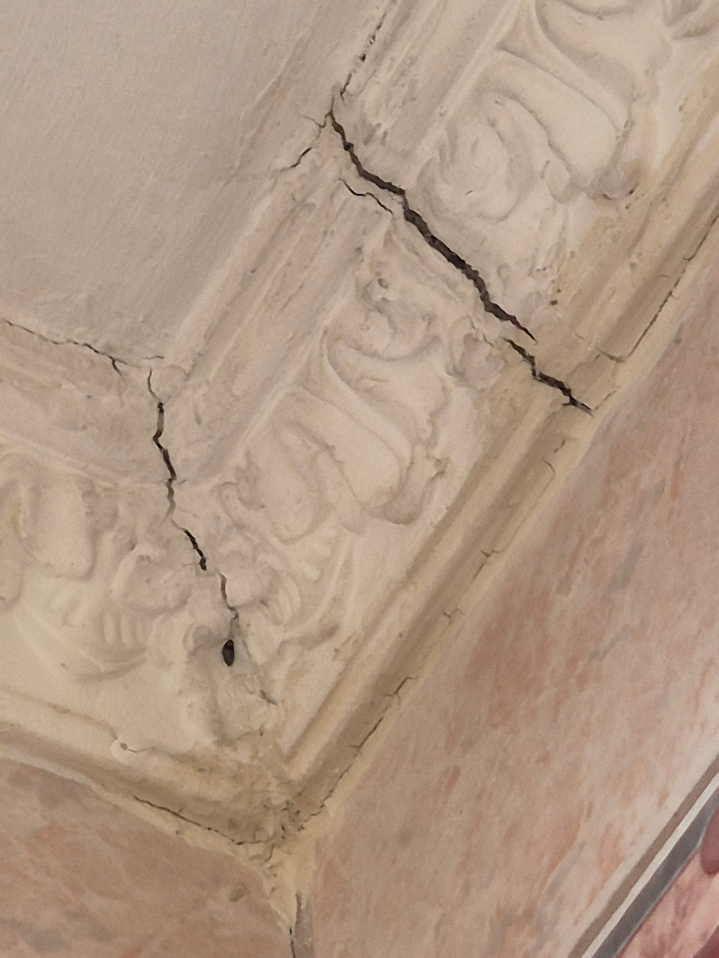 Фото Ист Вест