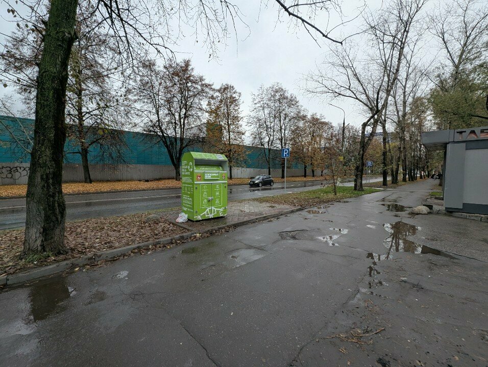 Aid collection point Благодарный шкаф, Lubercy, photo