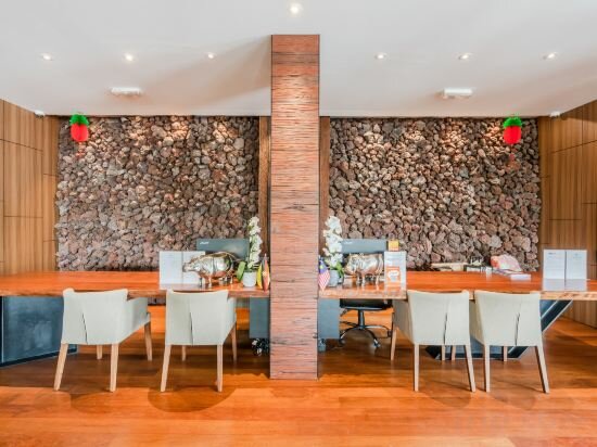 Фото Roxy Hotel Padungan