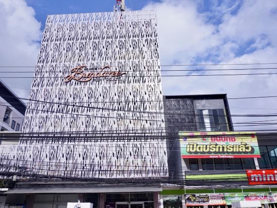 Фото Bhundaree Richy