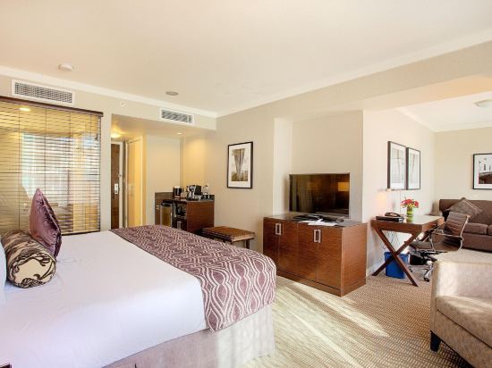 Фото Pinnacle Hotel at the Pier