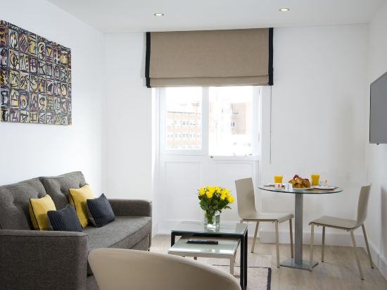 Фото The Rosebery by Supercity Aparthotels