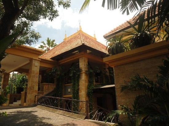 Фото Lotus Garden Hotel