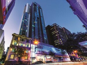 Гостиница Oaks Brisbane on Charlotte Suites