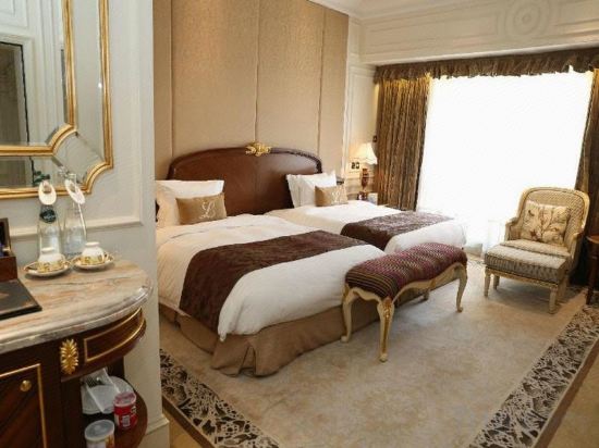 Фото Legendale Hotel Beijing