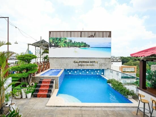 Фото California Saigon Hotel & Rooftop Pool