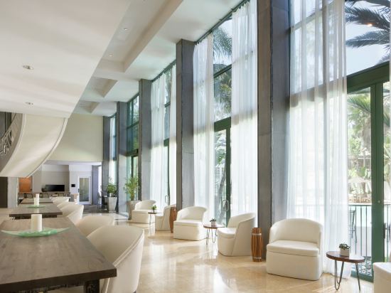 Фото Doubletree by Hilton Hotel Circle