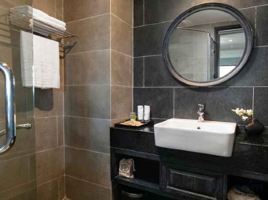 Фото Shining Riverside Hotel and SPA