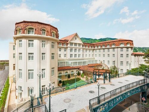 Гостиница Takarazuka Hotel в Префектуре Хего