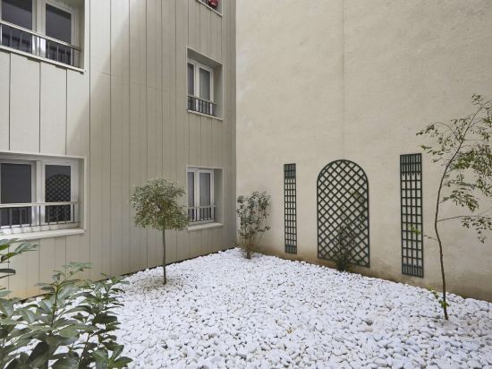 Фото Kyriad Paris 18 Porte de Clignancourt Montmartre