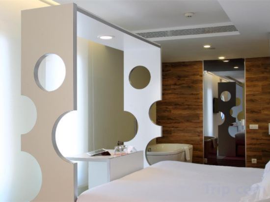 Фото Room Mate Pau